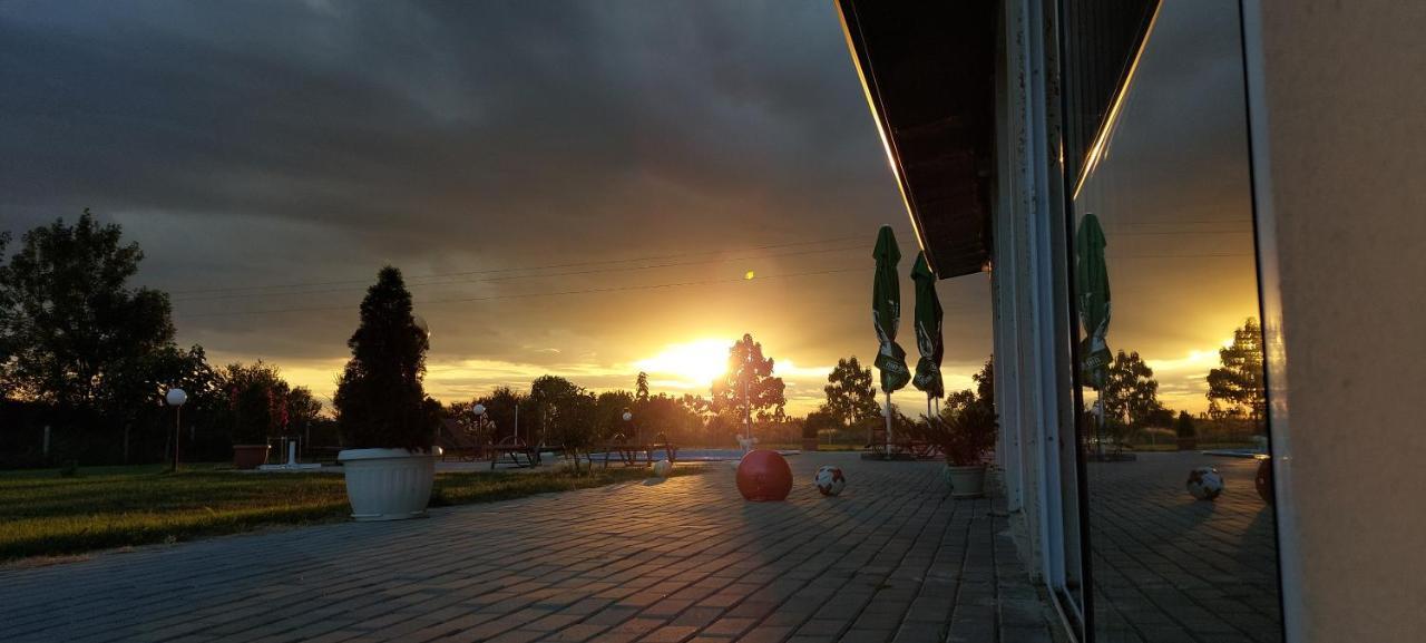 Hotel Sunrise Kalekovets Exterior photo